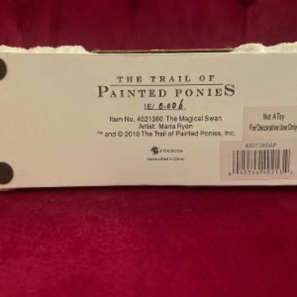 Trail of Painted Ponies -“ The Magical Swan “ in box - Picture 3 of 5